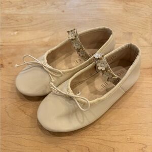 Hardly worn size 8 girl shoes